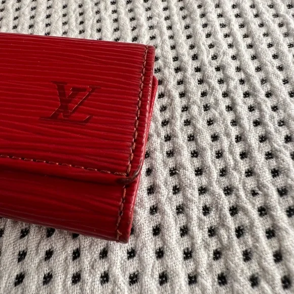 Louis Vuitton 4 Ring Epi Key Holder - Picture 6 of 15